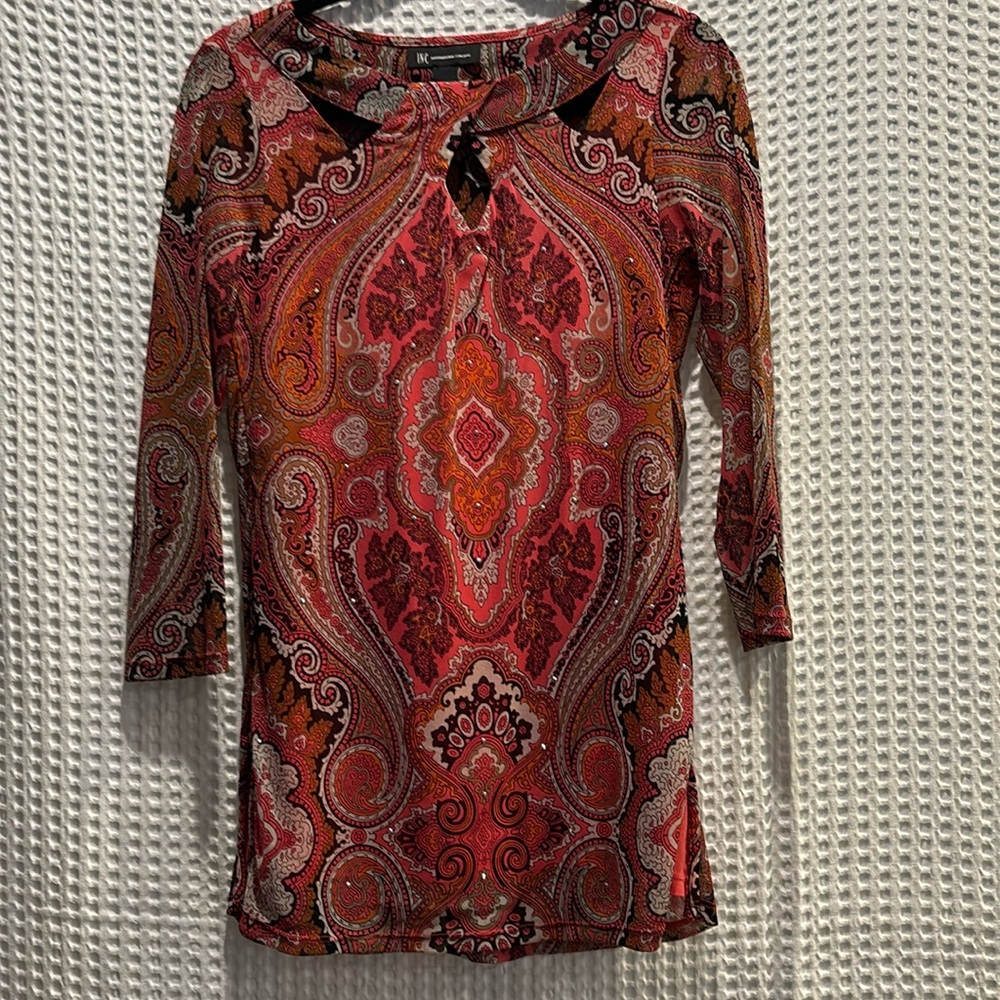 INC International Concepts long sleeve coral print top
